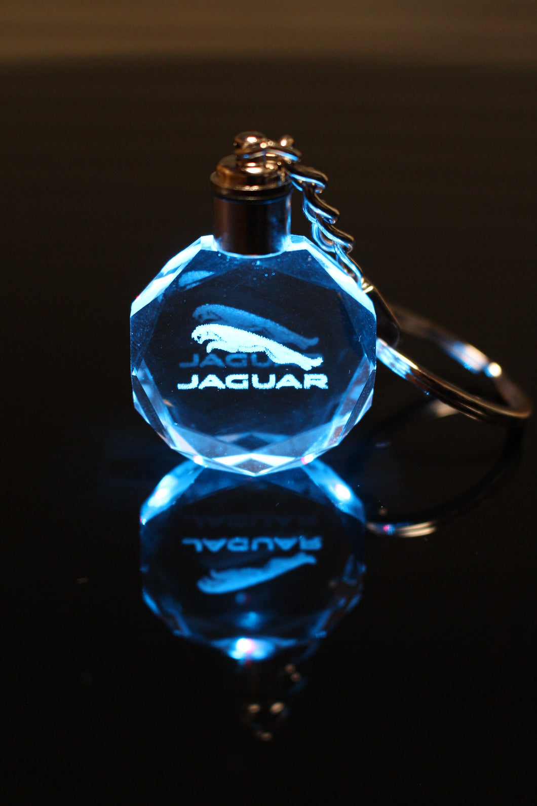 Jaguar LED Crystal Keychain 😍 maximize that ride!